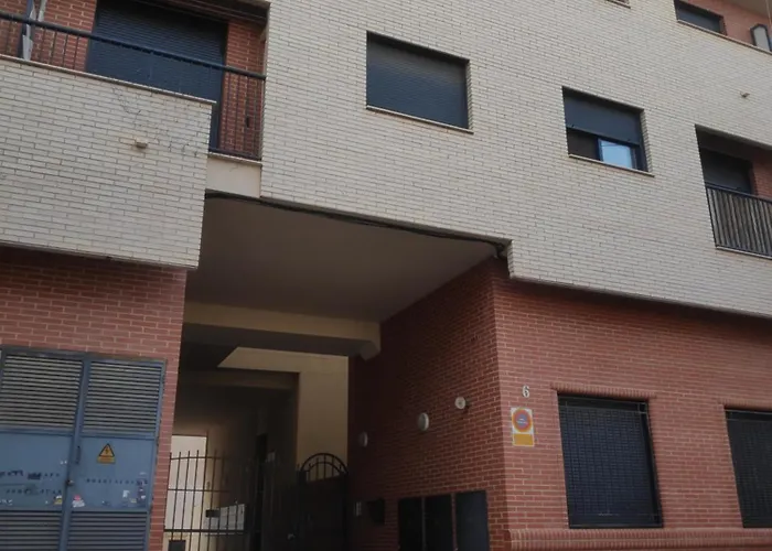 Elegante Piso Con Terraza, Garaje, Piscina Y Ac